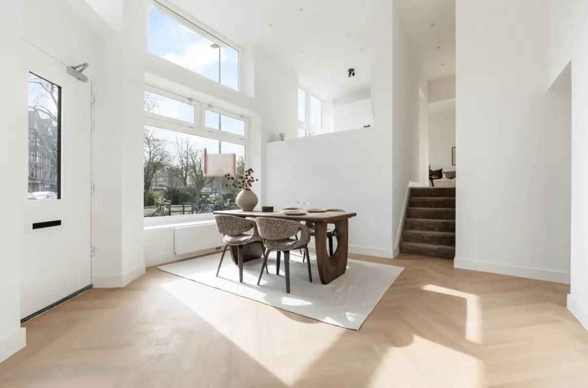 Maatwerk trap door Prins Totaalbouw